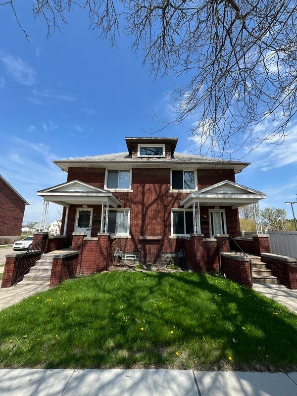 Building Photo - 162 Labadie St