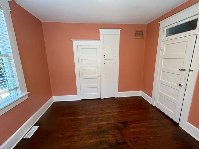 Building Photo - 2427 Sulton St