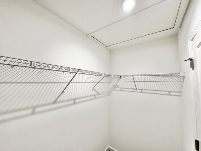 Building Photo - 3BD/2.5 bath townhome minutes from I- 85 and historic downtown MOVE IN SPECIAL