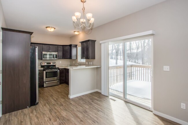 Building Photo - Beautiful 4 bed/3 bath house