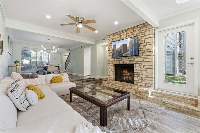 Building Photo - 112 World of Tennis Sq