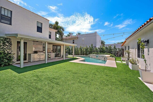 Building Photo - 3211 Washington Rd