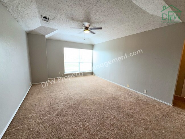 Building Photo - Spacious 5-Bedroom, 3.5-Bathroom Home for Lease in Denton, TX