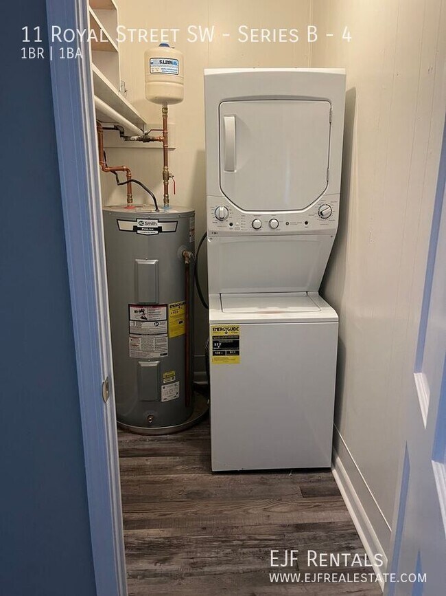 Building Photo - 11 Royal St SW