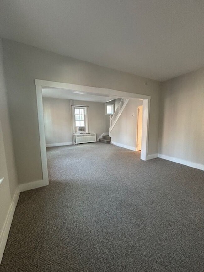 Building Photo - 3 Bedroom 1.5 Bathroom Available in Manheim!