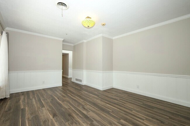 Building Photo - 1481 Glastonberry Rd