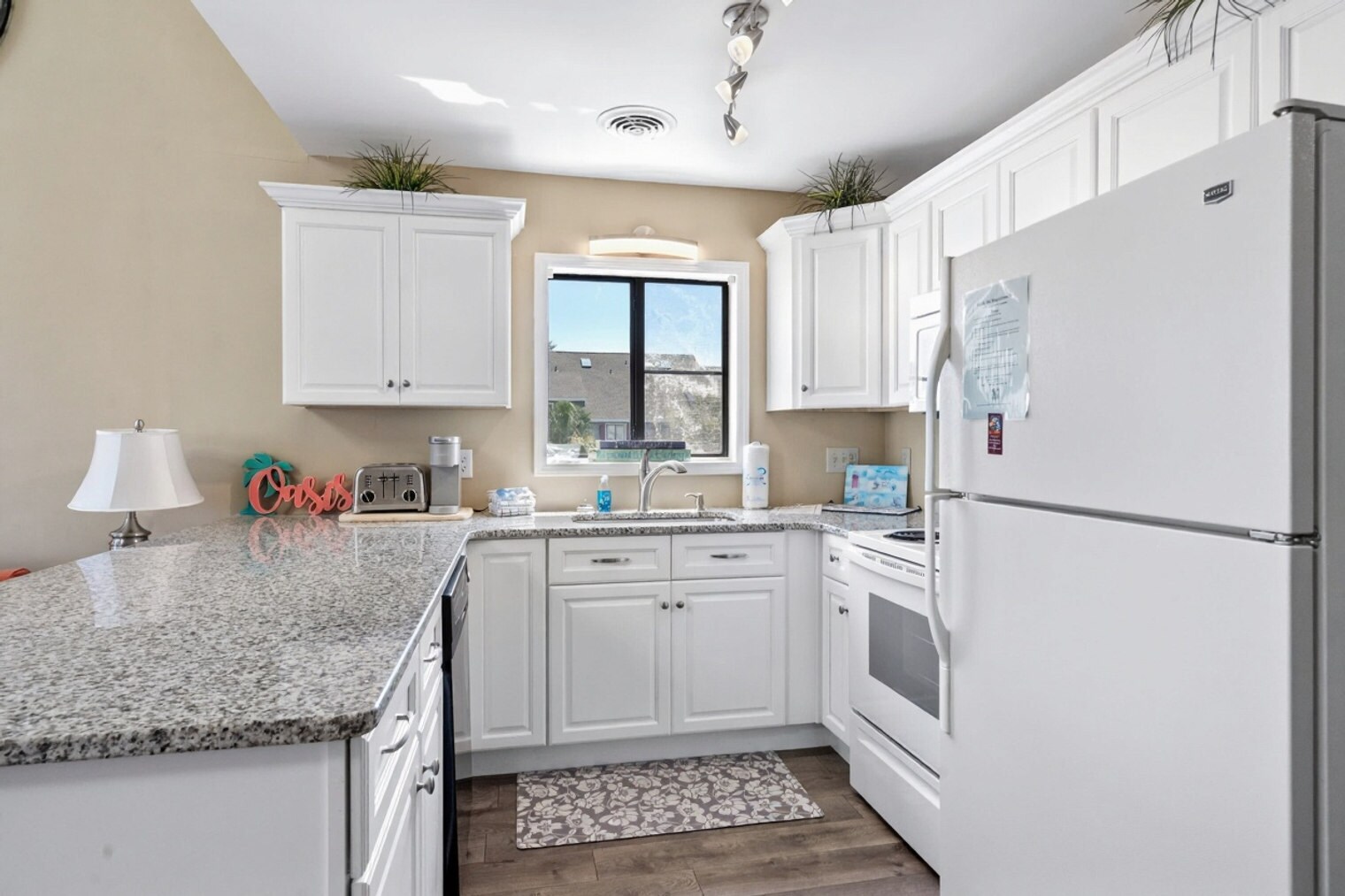 Building Photo - 1850 Colony Dr