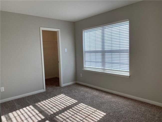 Building Photo - 229 Mount Vernon Way