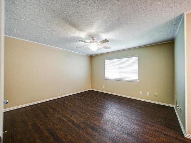 Building Photo - 6727 Harpers Dr