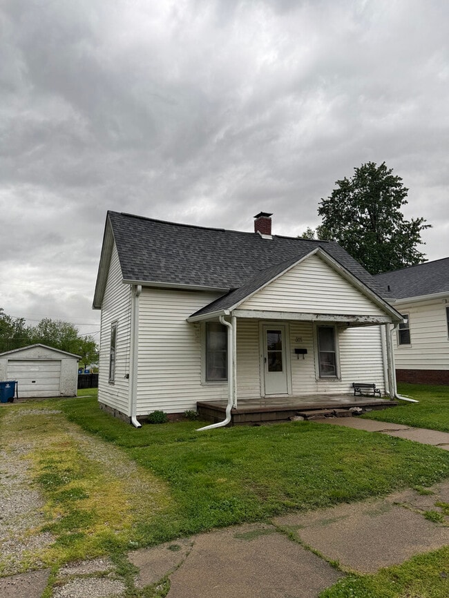 Building Photo - 564 S Court St