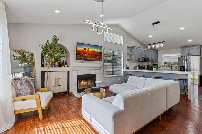Building Photo - 3 bedroom home for RENT in Turlock - 4403 ...
