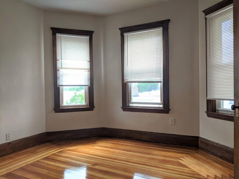 Building Photo - 7 Belknap St