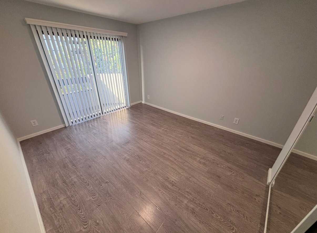 Building Photo - 7531 Hampton Ave