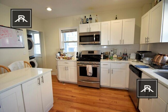 Building Photo - 3 bedroom in Medford MA 02155