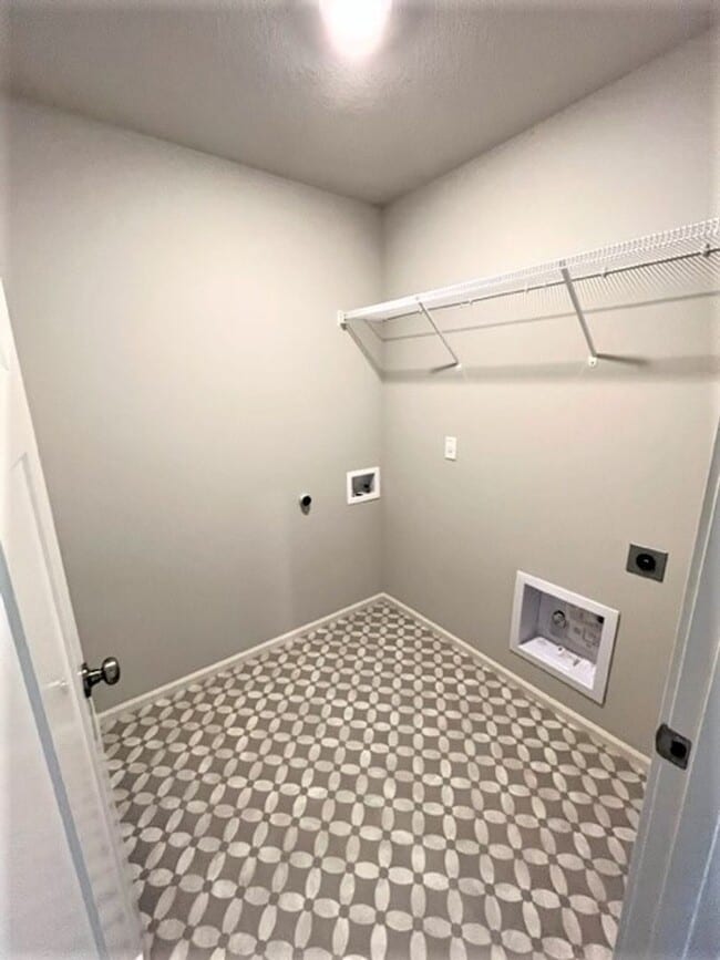 Building Photo - 3 Bedroom / 2.5 Bath Home McMinnville