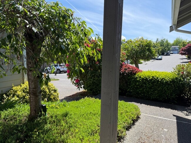 Building Photo - Everett 3 Bedroom Rambler