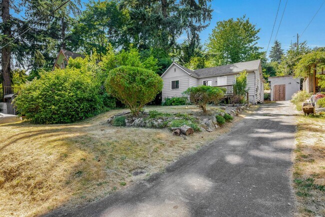 Building Photo - Charming 1 BD 1 BA cottage nestled on a be...