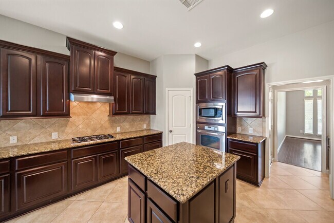 Building Photo - Move-in Ready!  Beautiful Perry Home One Story Home!