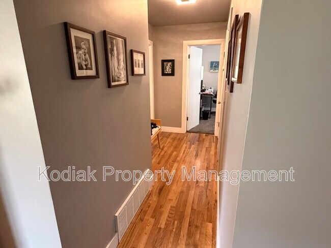 Building Photo - 4242 Orchard Ave