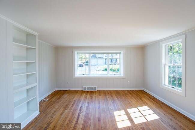 Building Photo - 766 Sergeantsville Rd