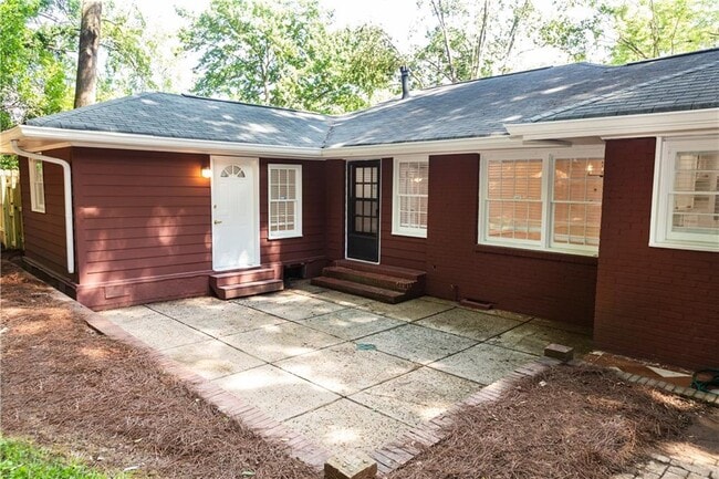 Building Photo - 1392 Lively Ridge Rd NE