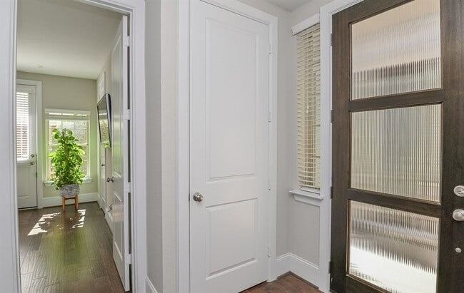 Building Photo - 11023 Acorn Falls Dr