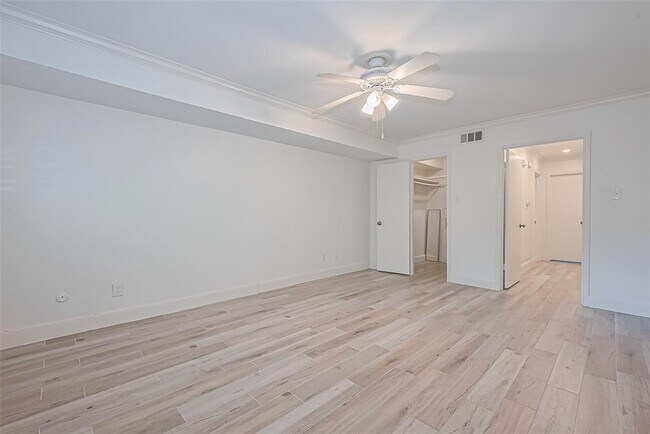 Building Photo - 887 Wax Myrtle Ln