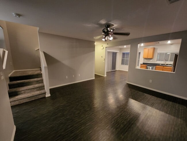 Building Photo - Fantastic 3bed/2.5 bath in Southwest ready for immediate move-in!