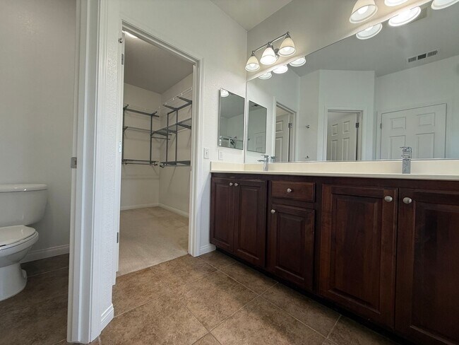 Building Photo - 3bd/bath Single Family Home!