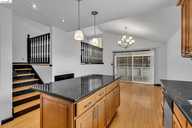 Building Photo - 909 Halite Way