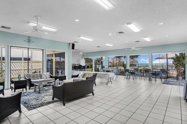 Building Photo - 616 Windrush Bay Dr
