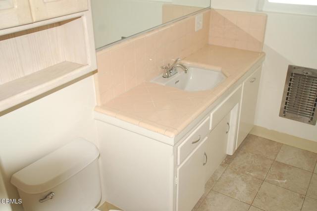 Building Photo - 719 W Camino Real Ave