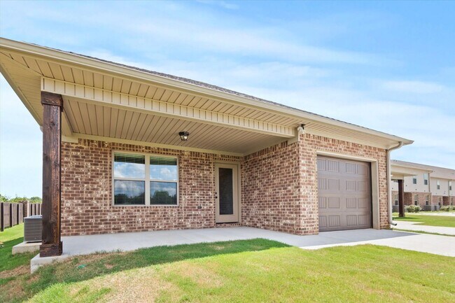 Building Photo - "Brand-New Townhome Awaits!"