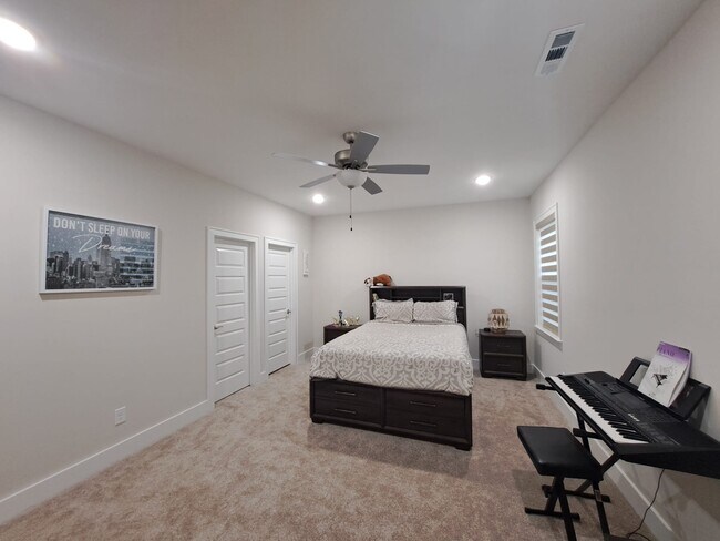 Building Photo - 3274 Sassafras Ln