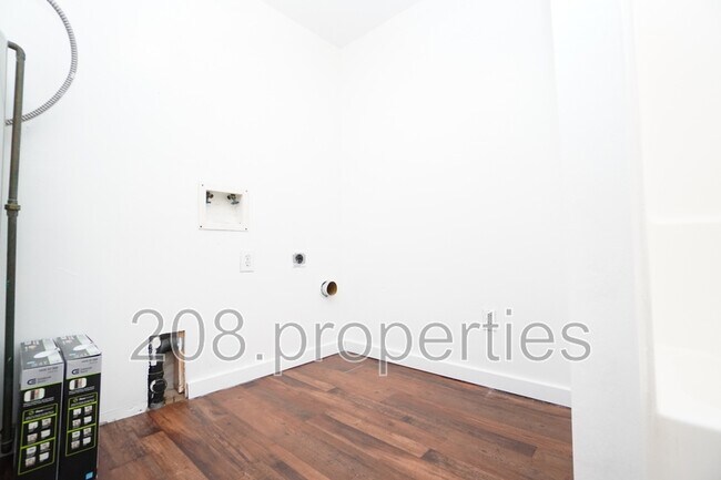 Building Photo - 1615 N 7th St