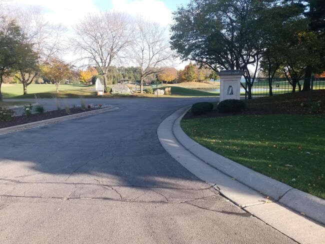 Building Photo - 4582 Bishops Ct