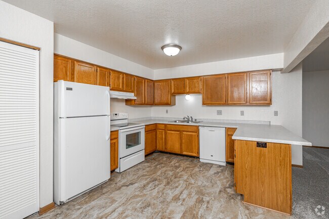 Lower 2BR, 1BA - 987SF - Kitchen - Coldspring Manor