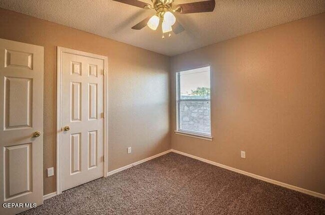 Building Photo - 6243 Oryx Cir