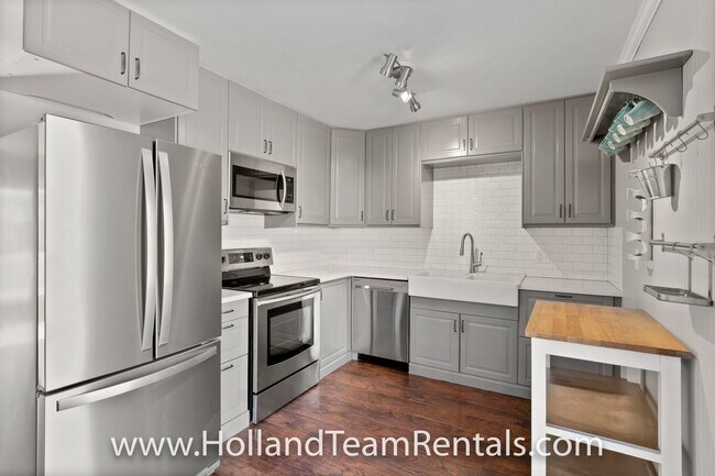 Building Photo - Updated Littleton House in GREAT LOCATION near Streets of SouthGlenn