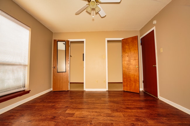 Building Photo - 4133 NE Stallings Dr