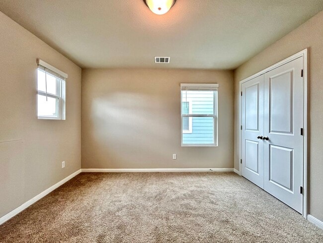 Building Photo - 202 Elm Br Trl