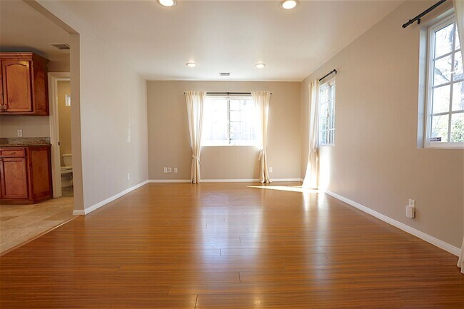 Building Photo - Beautiful North Hollywood 3 Bedroom, 2 Bath Single Family Home  *** Non-Smoking***