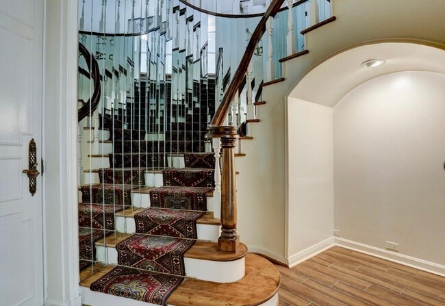 Building Photo - 7937 Woodway Dr