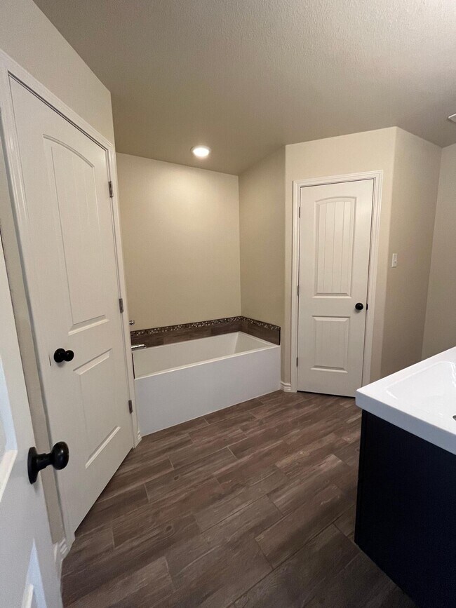 Building Photo - 10327 Avenue X