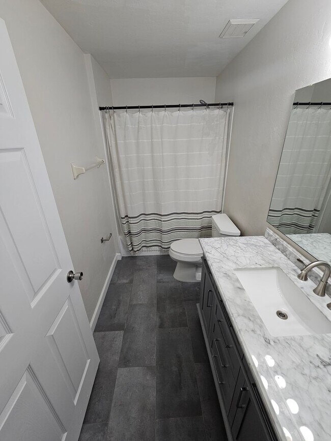 Building Photo - 3/2 Home in Palm Grove
