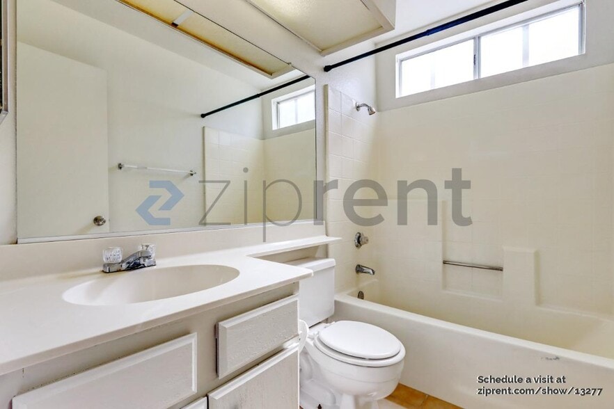 Building Photo - 116 Plymouth Way