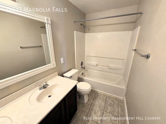 Building Photo - 24611 Magnolia Falls