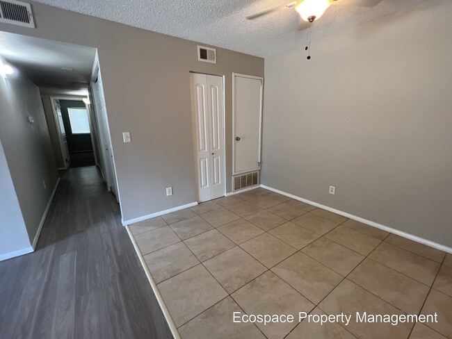 Building Photo - 3 Bedroom 2 Bathroom in Robinwood Condomin...