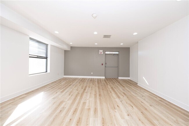 Building Photo - 232 3rd Ave