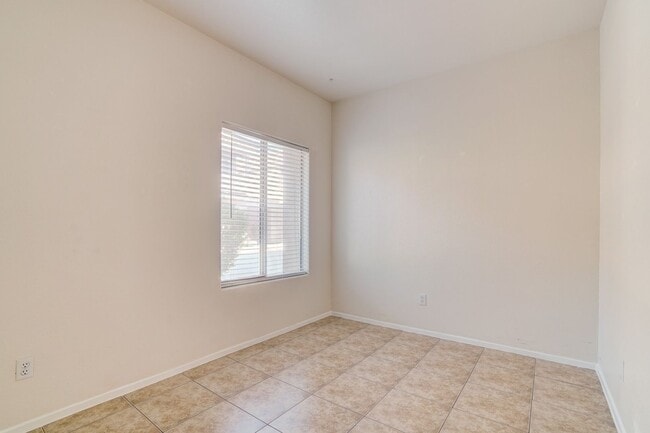 Building Photo - 5125 W Reno Ave